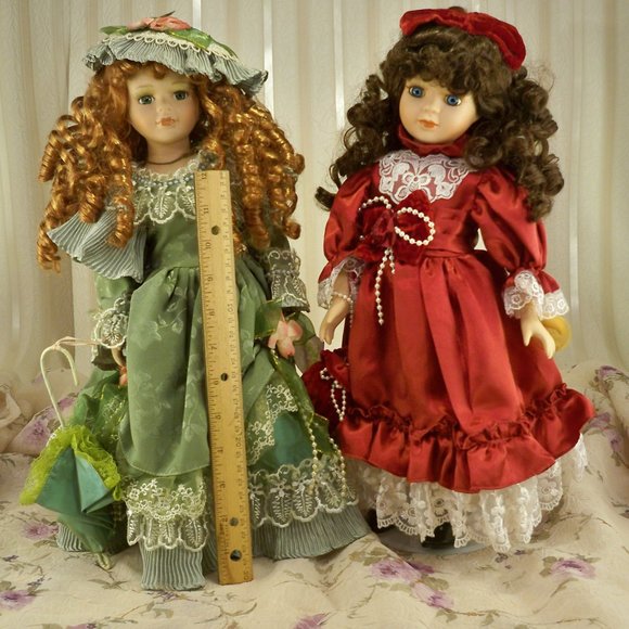 *Cathay Collection Porcelain 2 Doll W/Stand - Picture 5 of 9